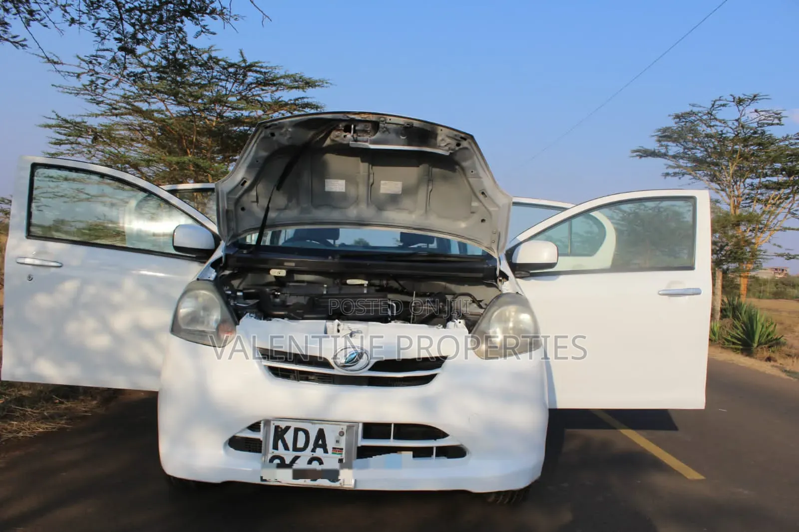 Daihatsu Mira 2015 White