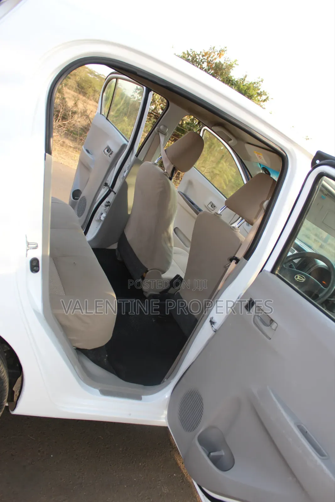 Daihatsu Mira 2015 White