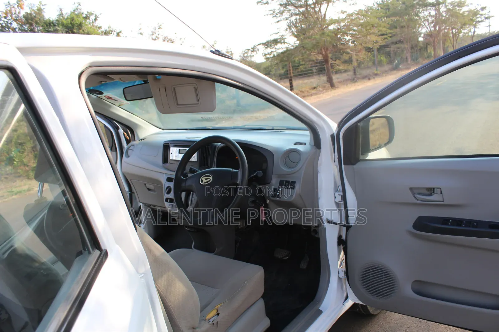 Daihatsu Mira 2015 White