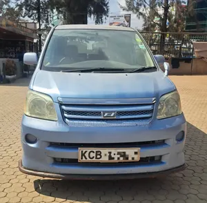 Toyota Noah 2007