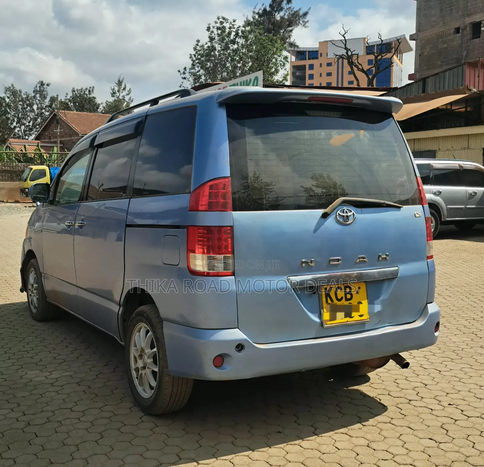 Toyota Noah 2007