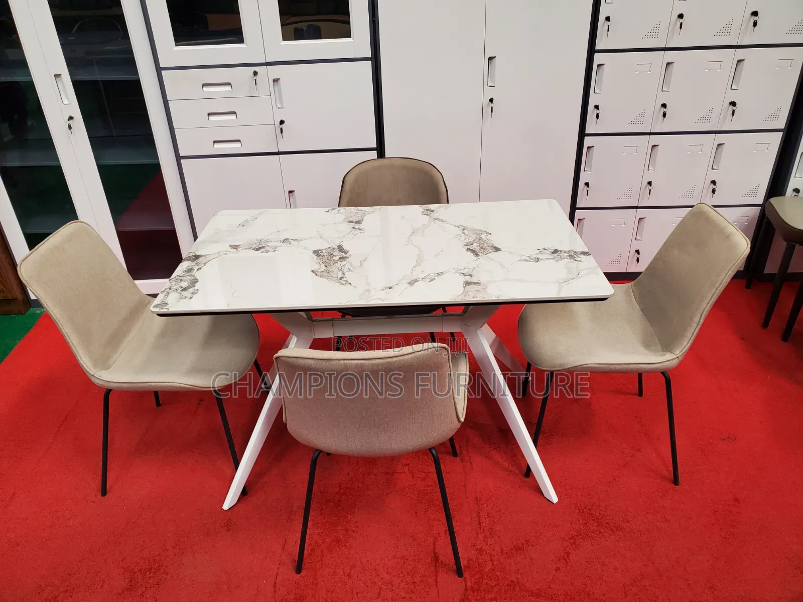 4 Fabric Seats Dining Set