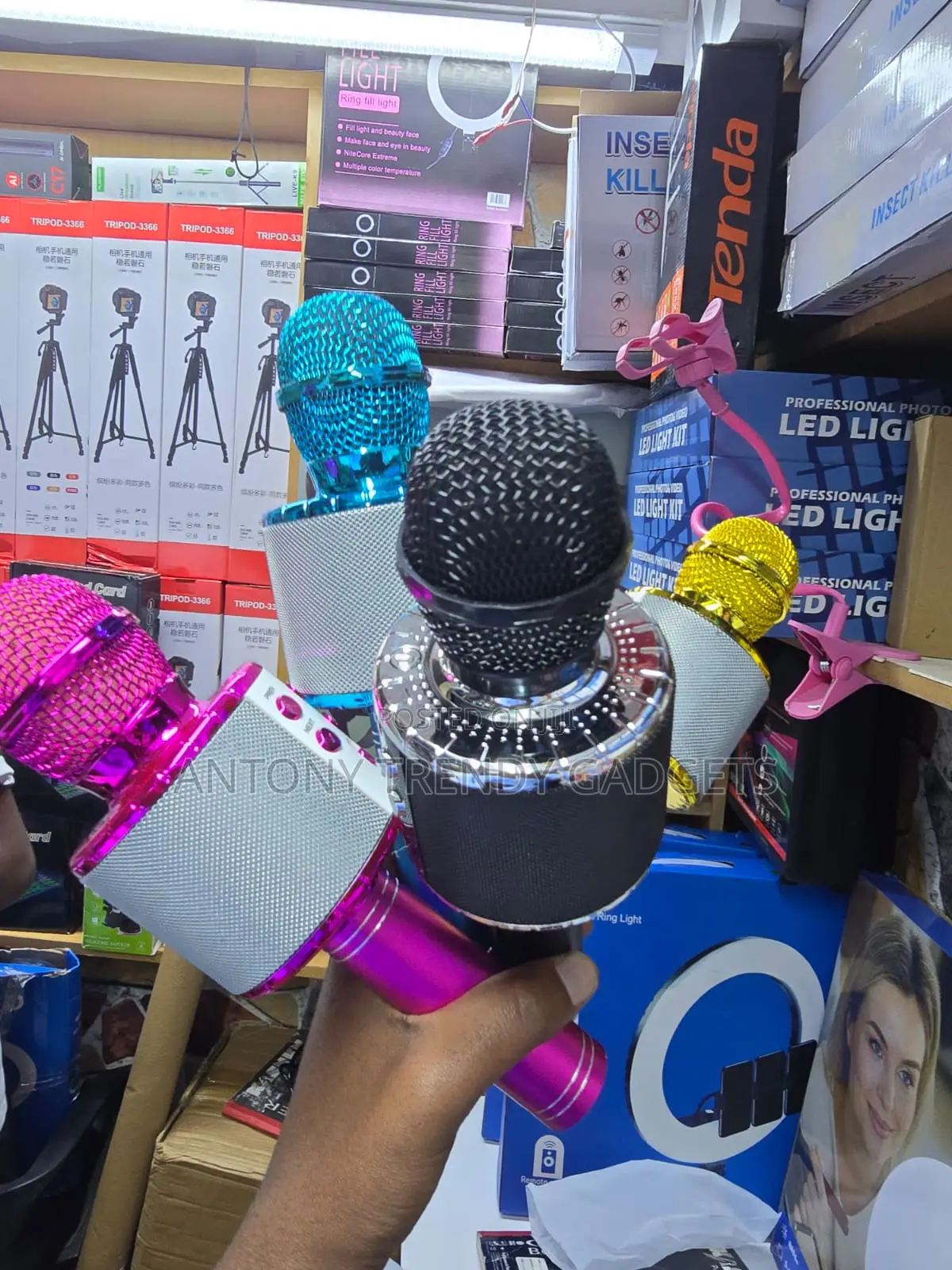 WS-858 Wireless Bluetooth Karaoke Microphone With Built-in Speaker