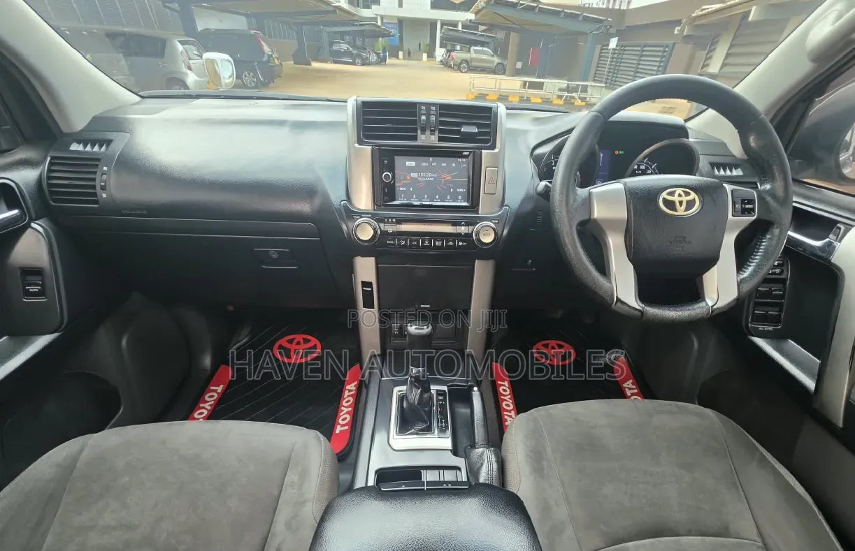 Toyota Land Cruiser Prado 2011 Silver