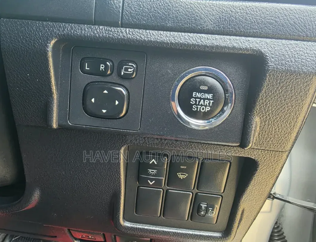 Toyota Land Cruiser Prado 2011 Silver