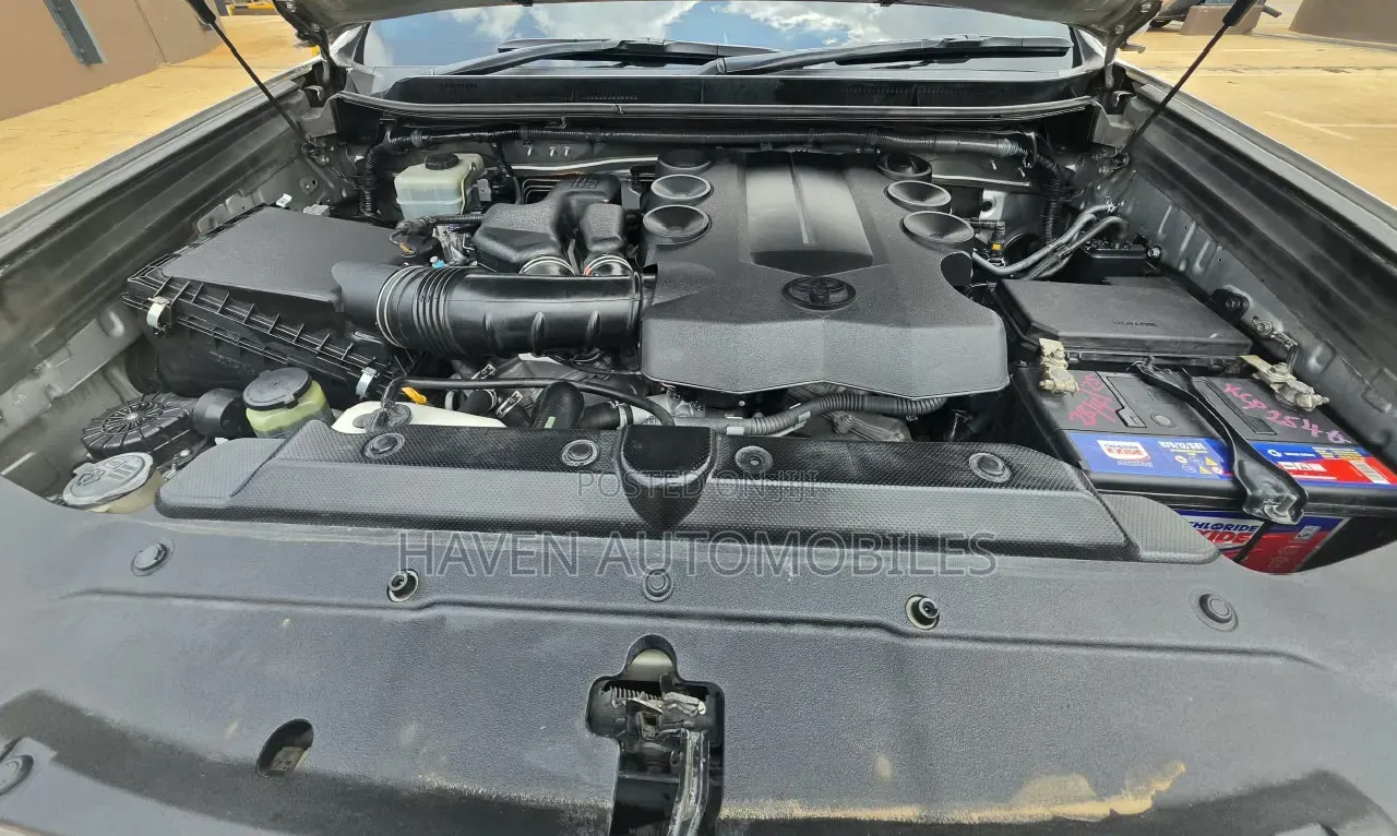 Toyota Land Cruiser Prado 2011 Silver