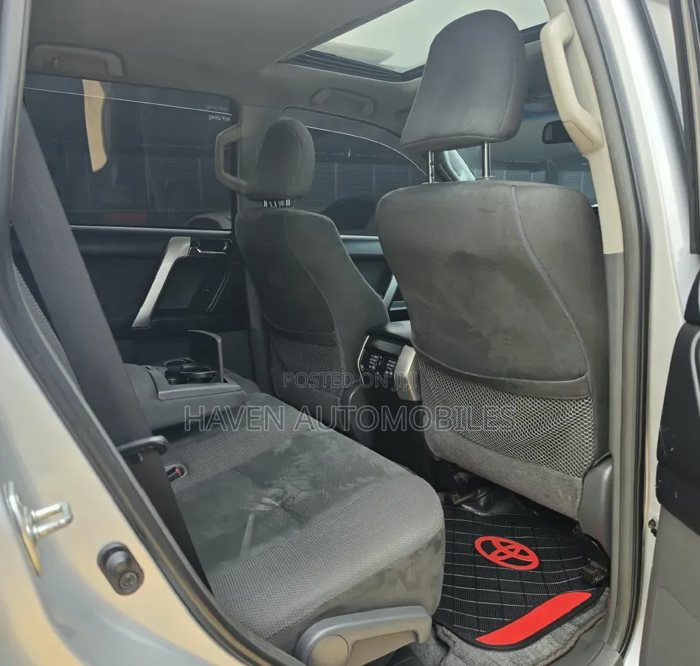 Toyota Land Cruiser Prado 2011 Silver