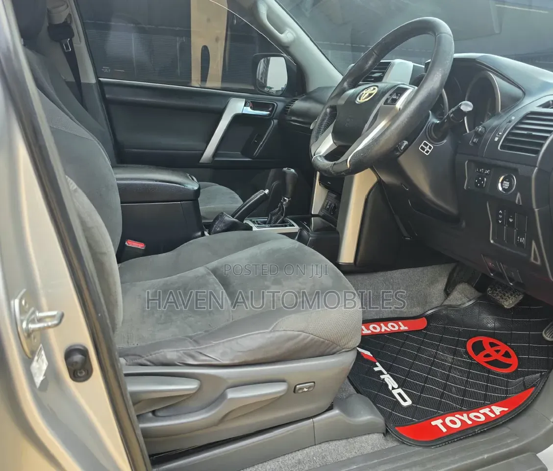 Toyota Land Cruiser Prado 2011 Silver