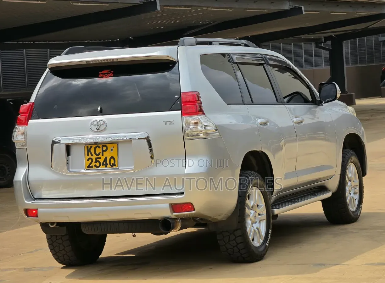 Toyota Land Cruiser Prado 2011 Silver