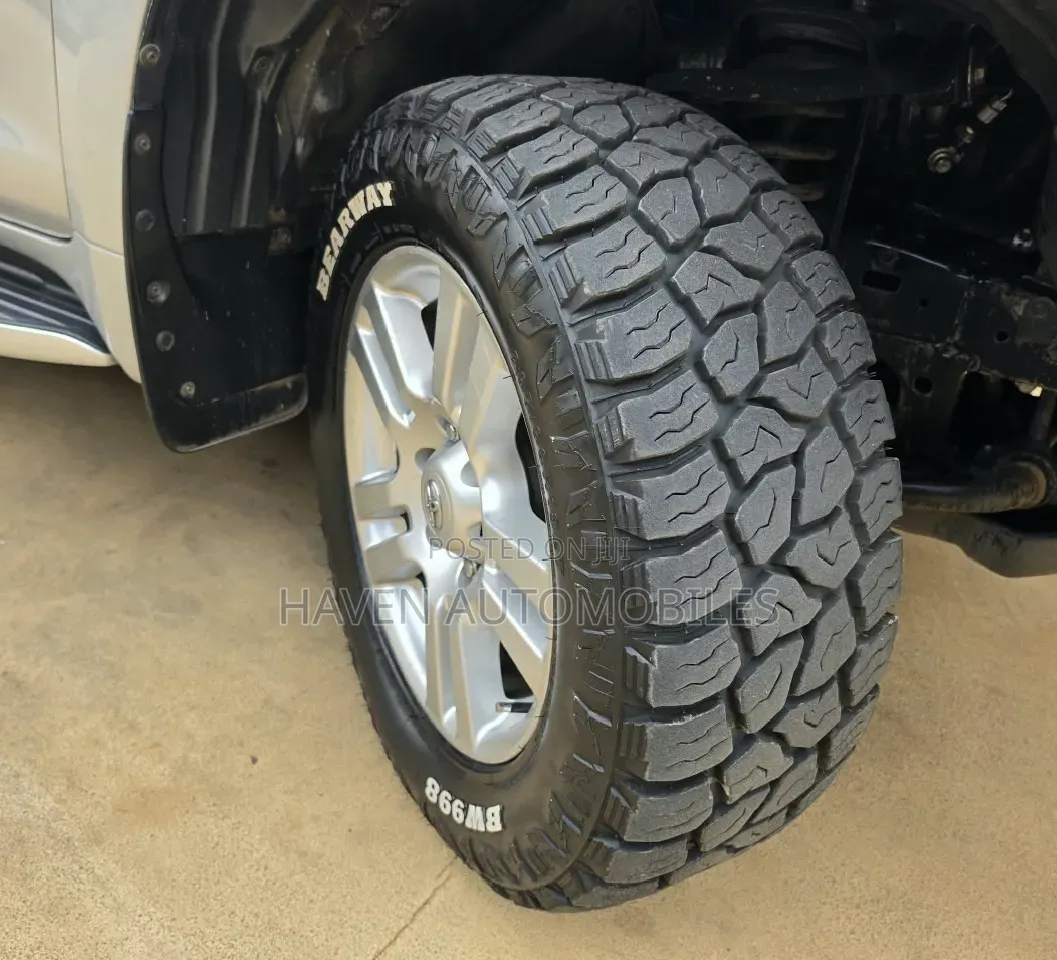 Toyota Land Cruiser Prado 2011 Silver
