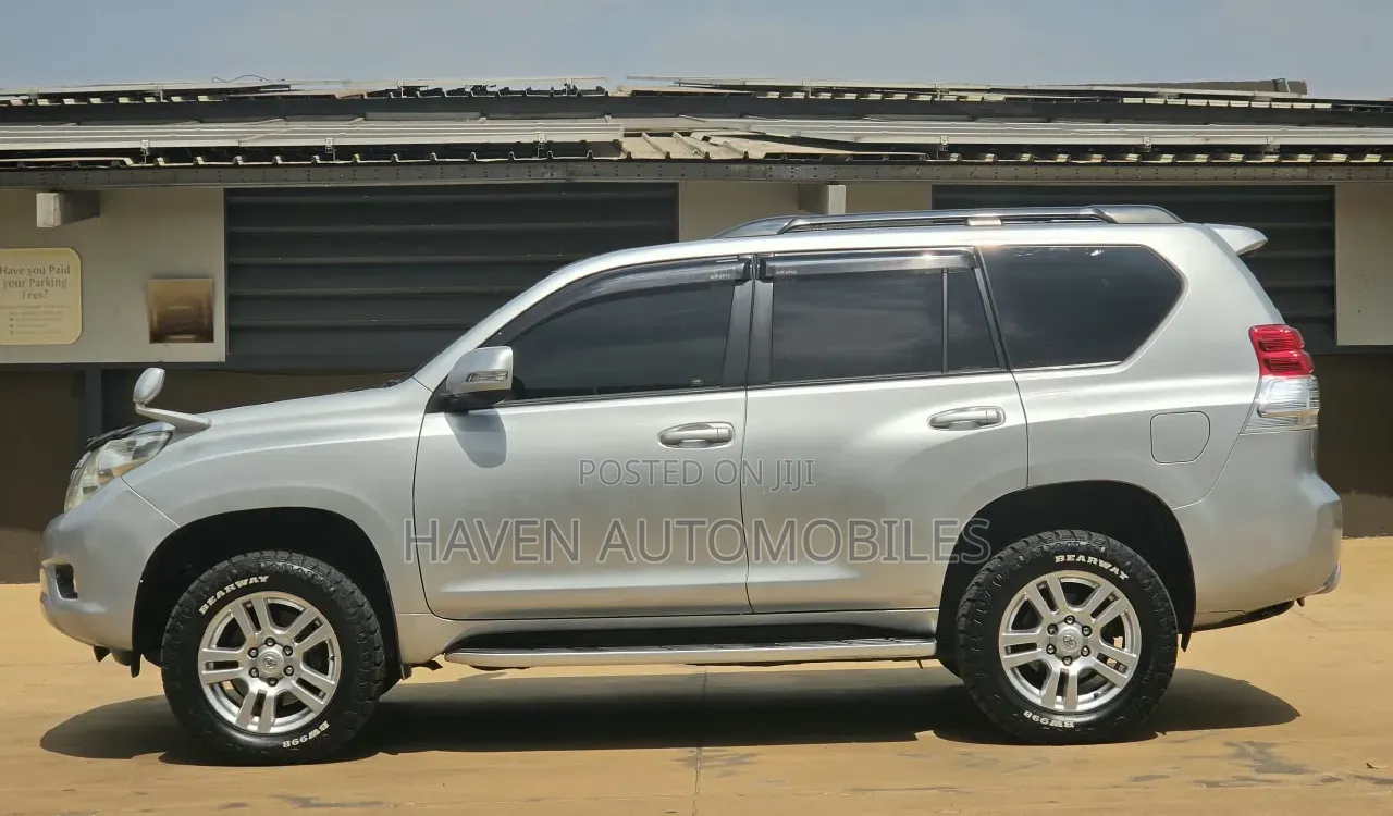 Toyota Land Cruiser Prado 2011 Silver