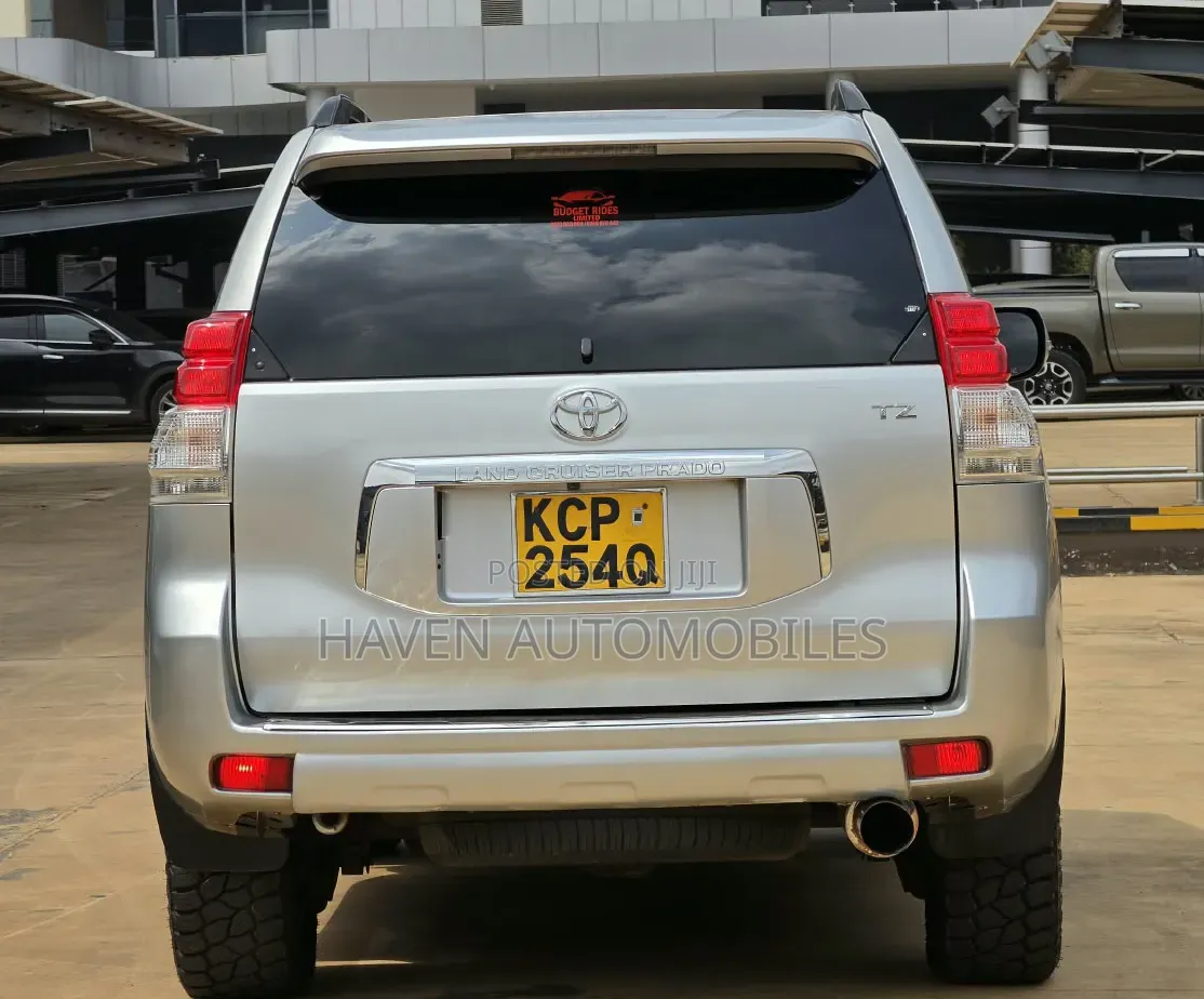 Toyota Land Cruiser Prado 2011 Silver