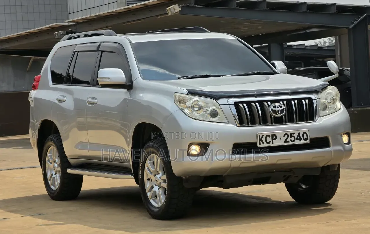 Toyota Land Cruiser Prado 2011 Silver