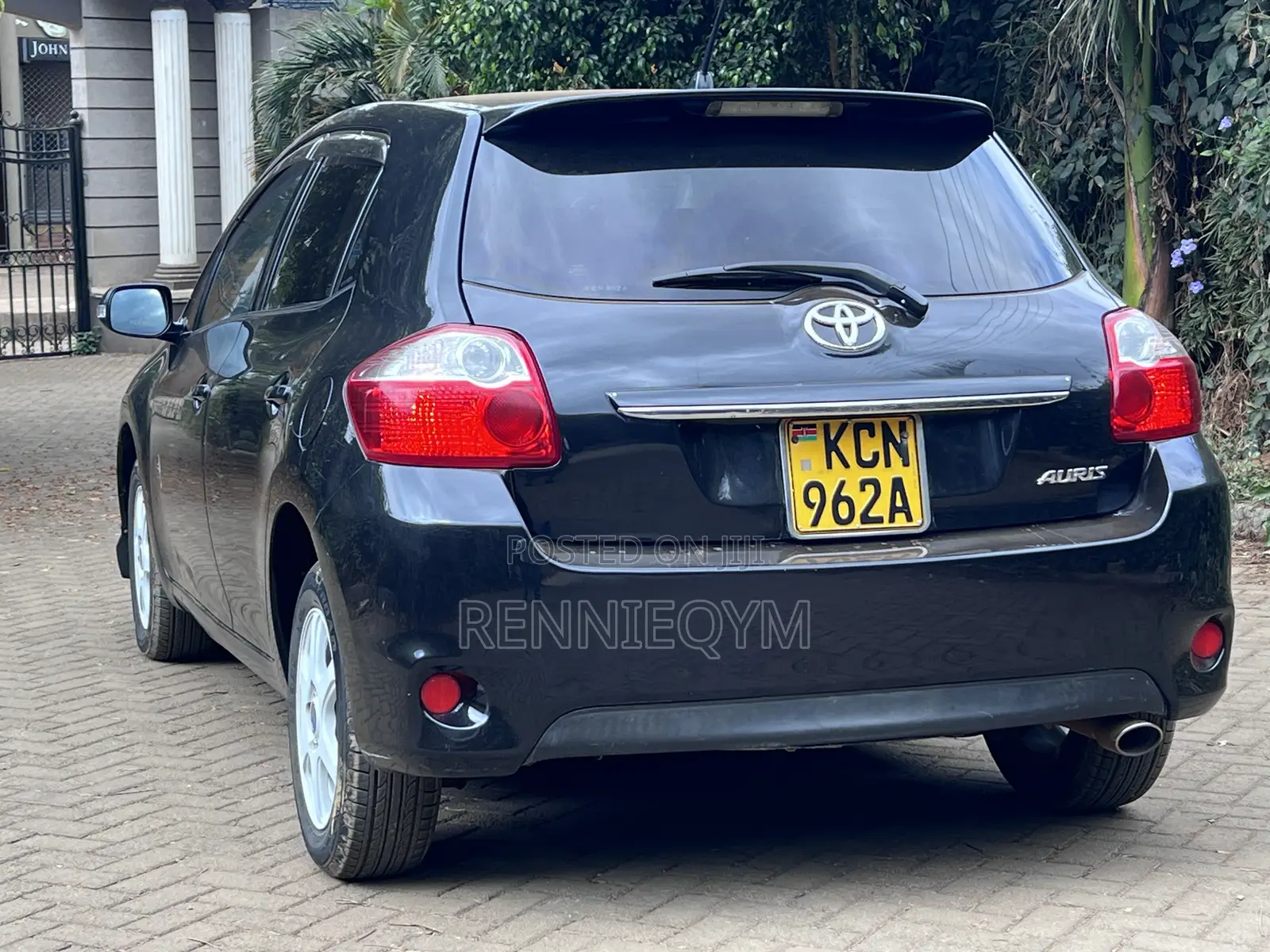 Toyota Auris 2011 Gray