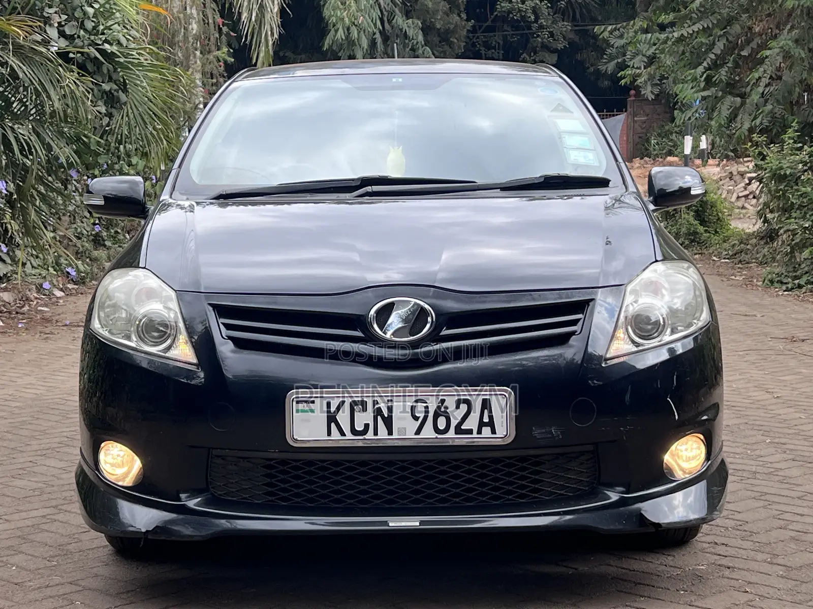 Toyota Auris 2011 Gray