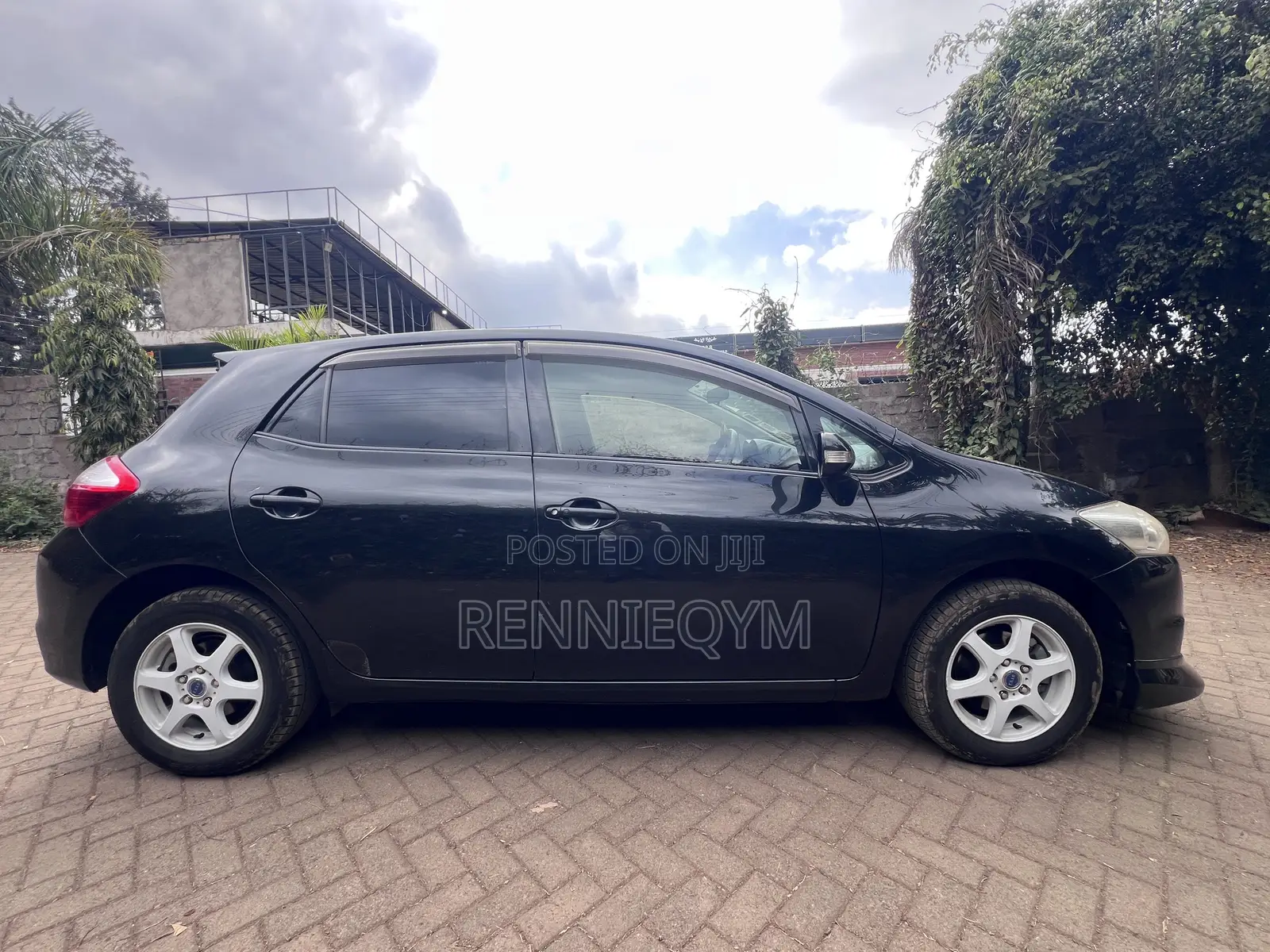 Toyota Auris 2011 Gray