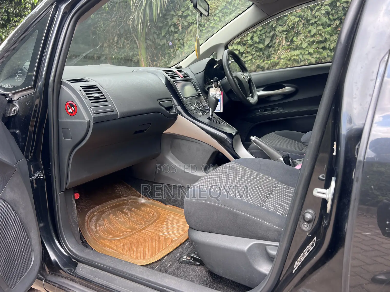 Toyota Auris 2011 Gray