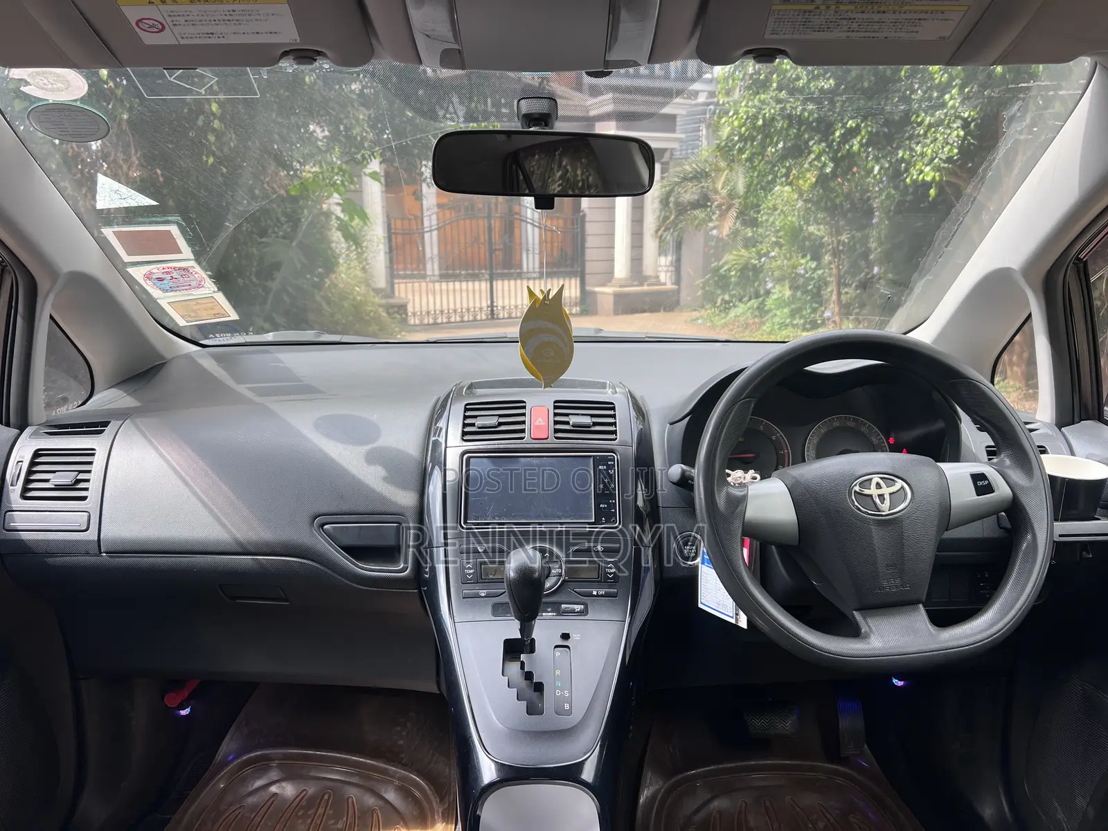 Toyota Auris 2011 Gray