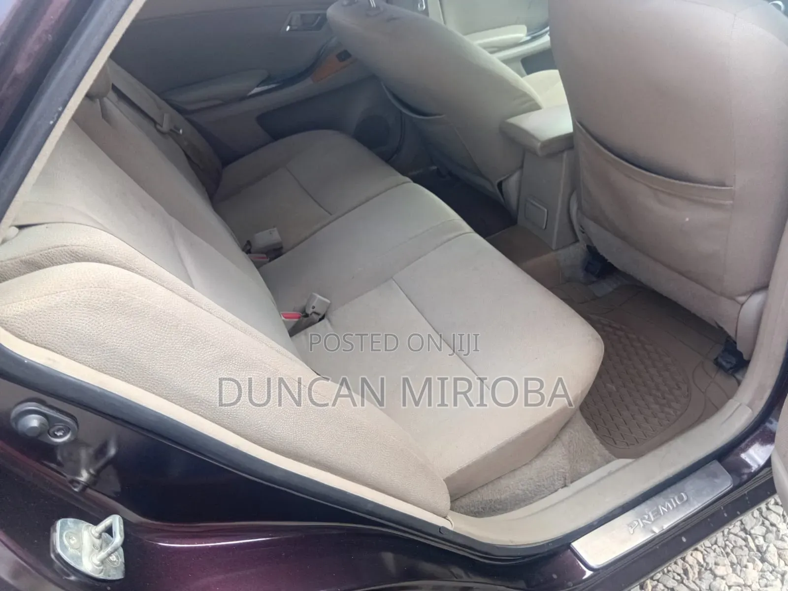 Toyota Premio 2011 Maroon