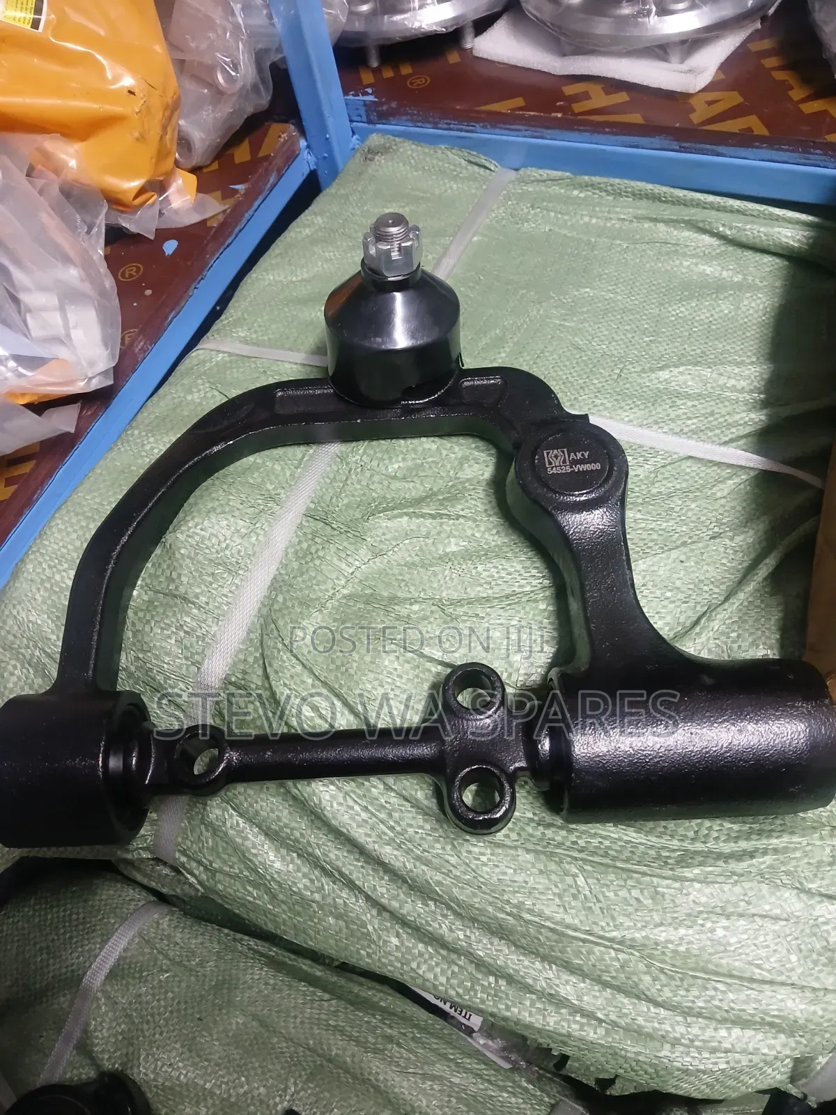 Nissan Caravan (Nguruwe) Upper Arm
