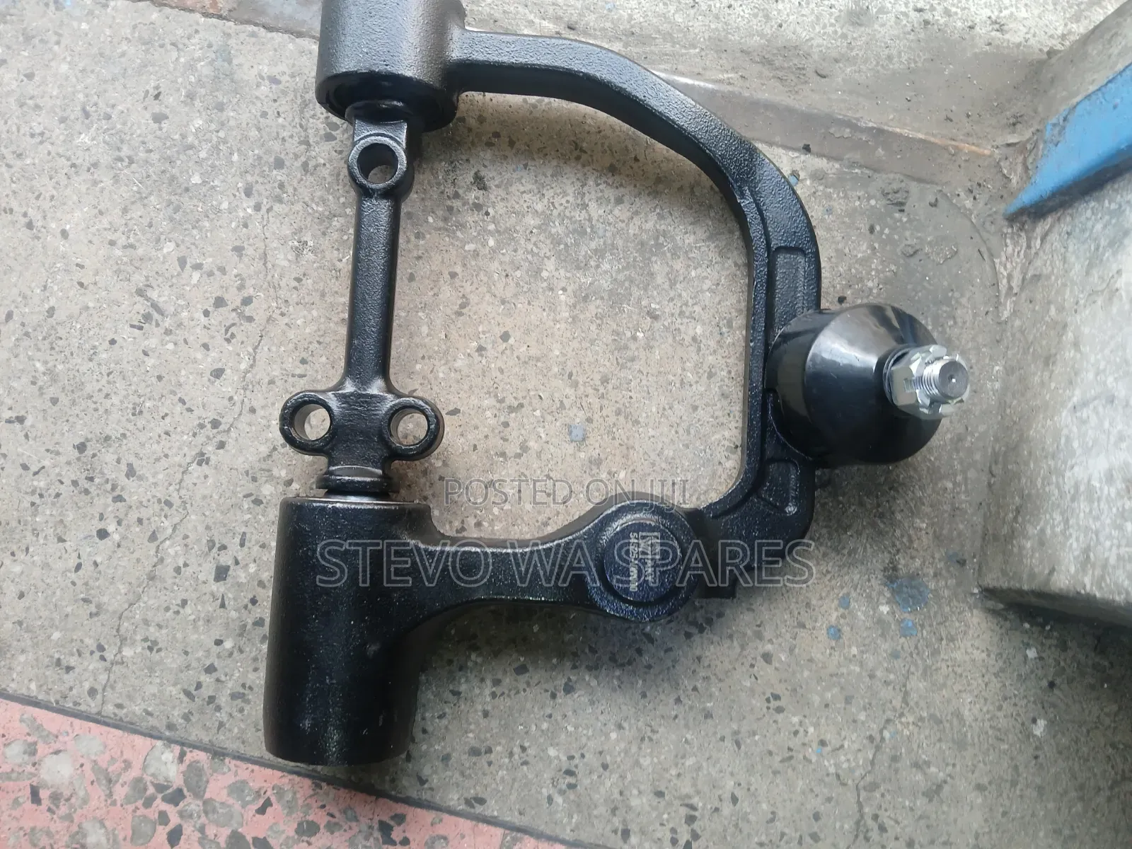 Nissan Caravan (Nguruwe) Upper Arm