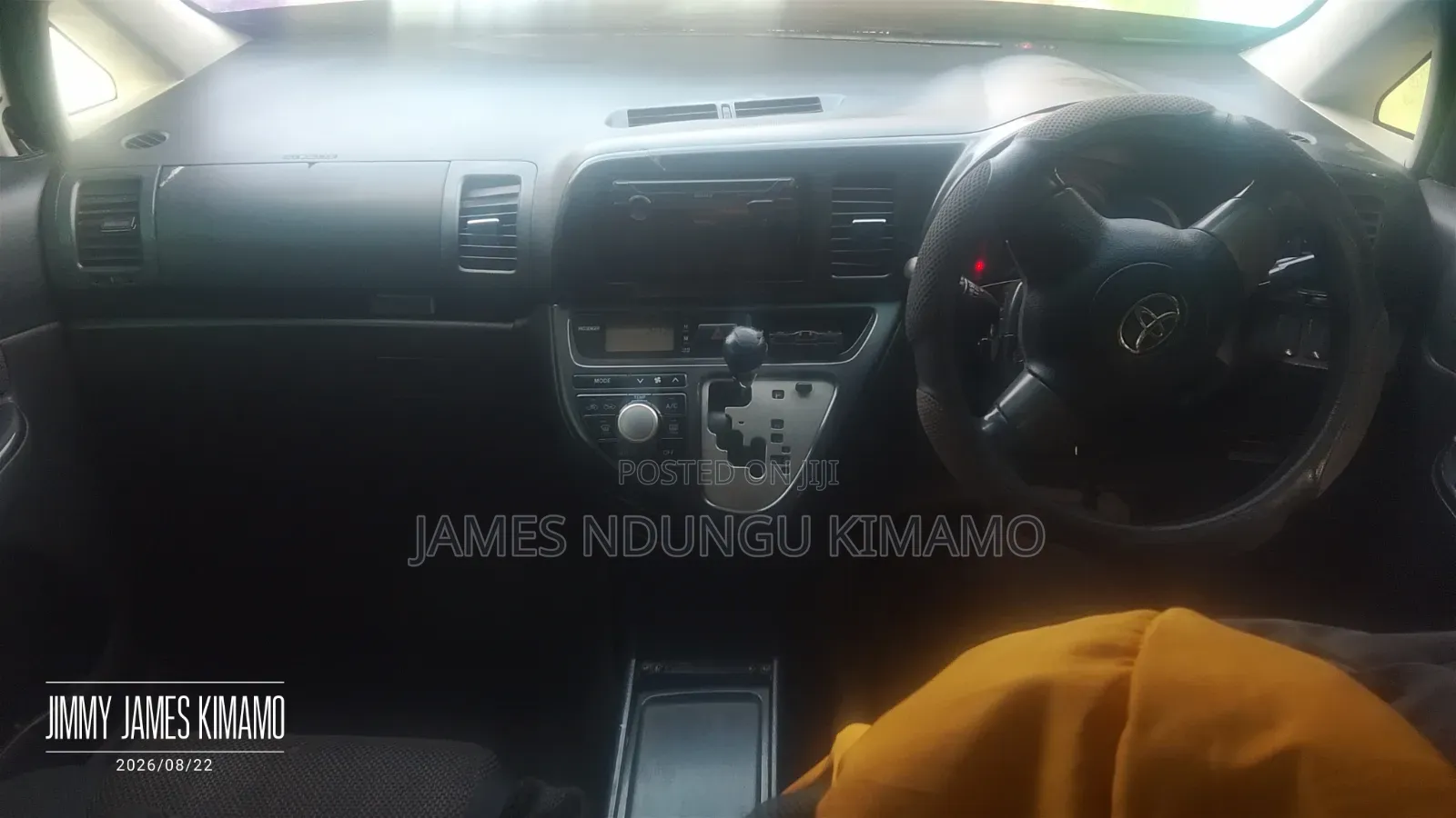 Toyota Vitz 2009 White
