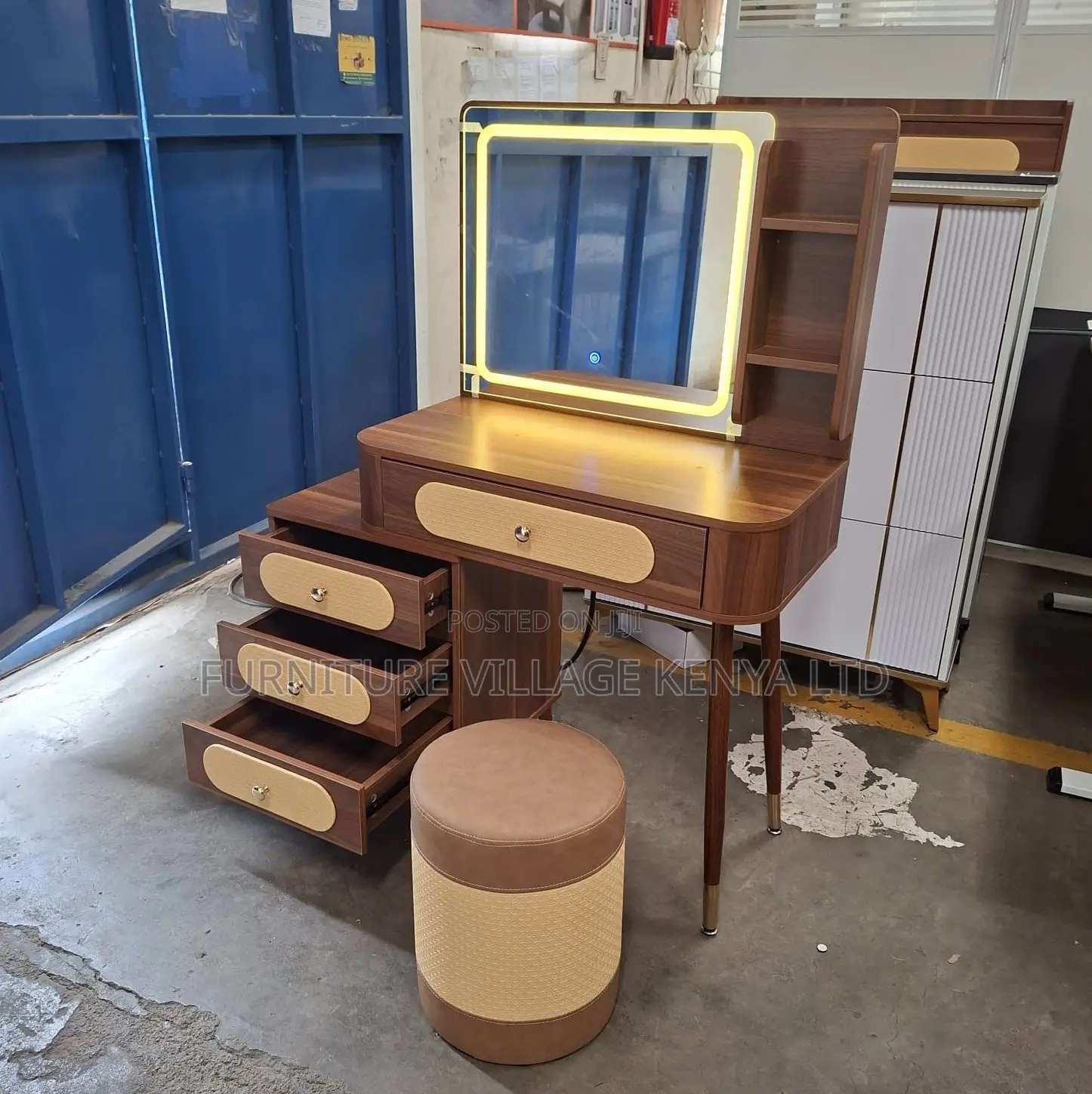 Dressing Table; Vintage Led Light Make Up Brown Modern Dressing Table