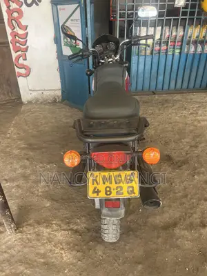 Bajaj Boxer 125 2023 Red