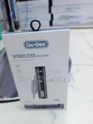 Go-Des Bluetooth AUX Receiver With Hands-Free Calling Mic