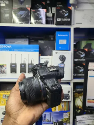 Canon R100