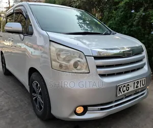 Toyota Noah 2009 Silver