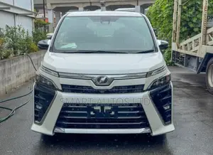 Toyota Voxy 2019 Off white