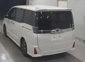 Toyota Voxy 2019 Off white