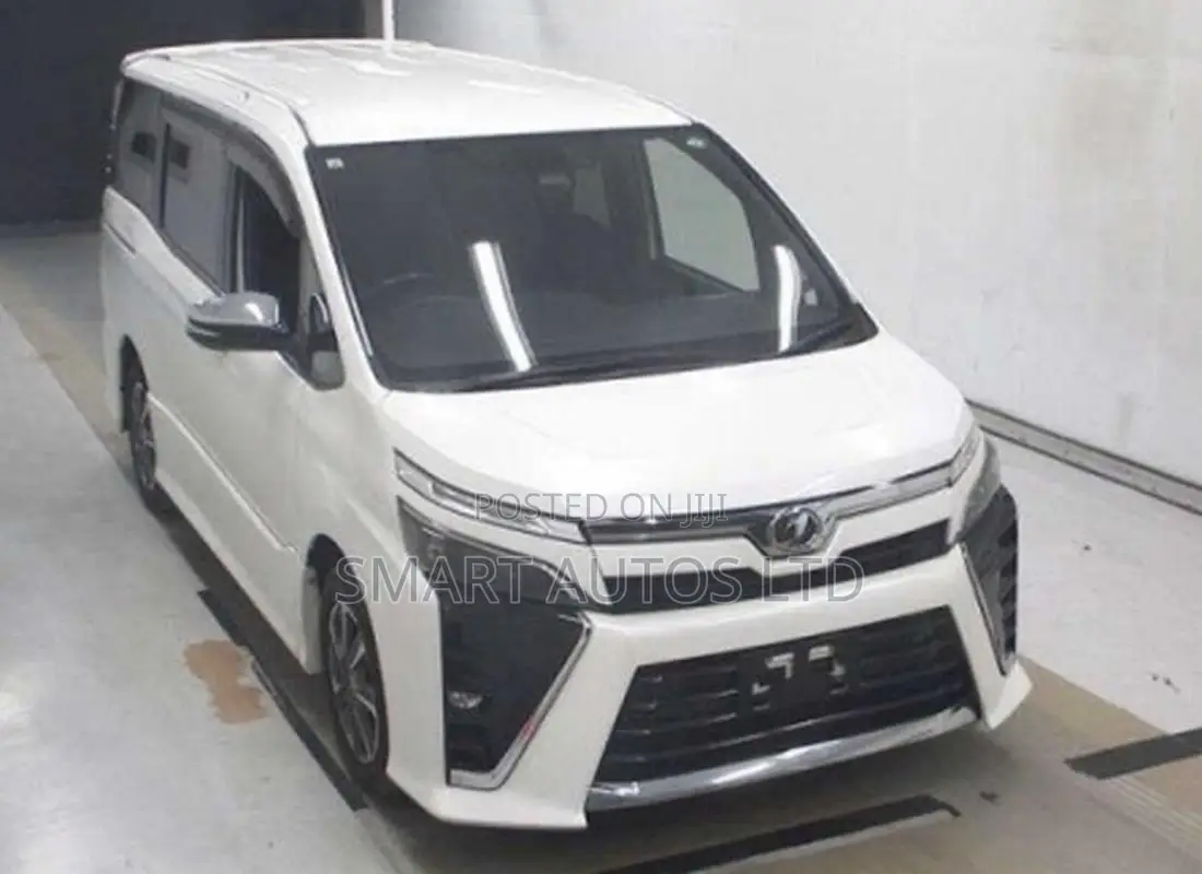 Toyota Voxy 2019 Off white