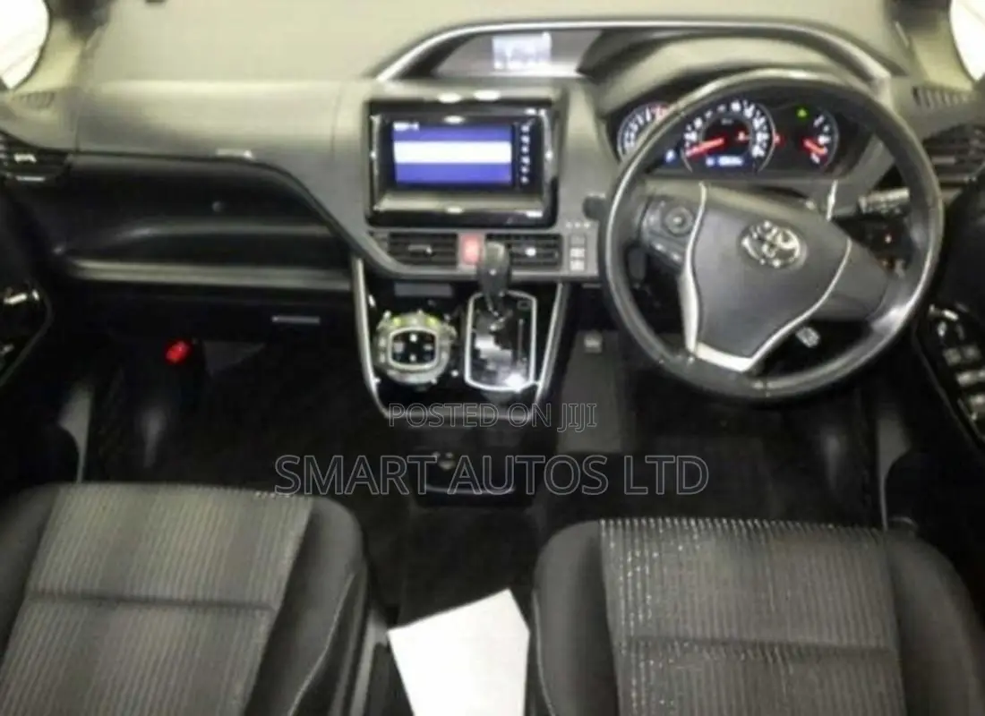 Toyota Voxy 2019 Off white