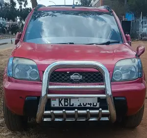 Nissan X-Trail 2004 Red