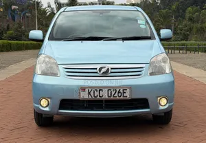 Toyota Raum 2008 Blue
