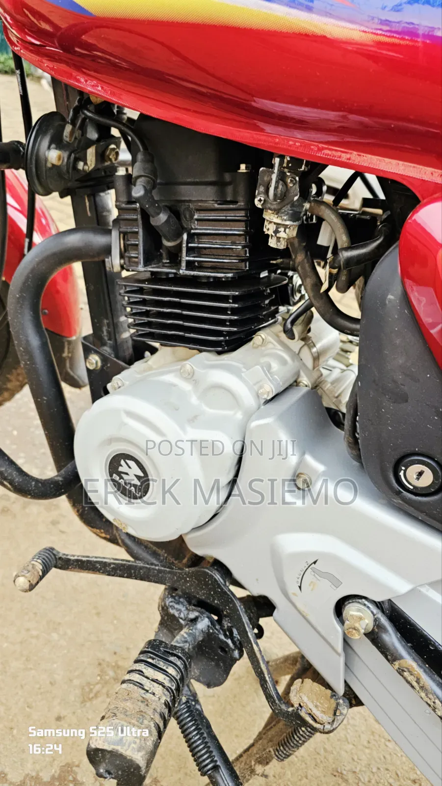 Bajaj Boxer 150 UG 2026 Red