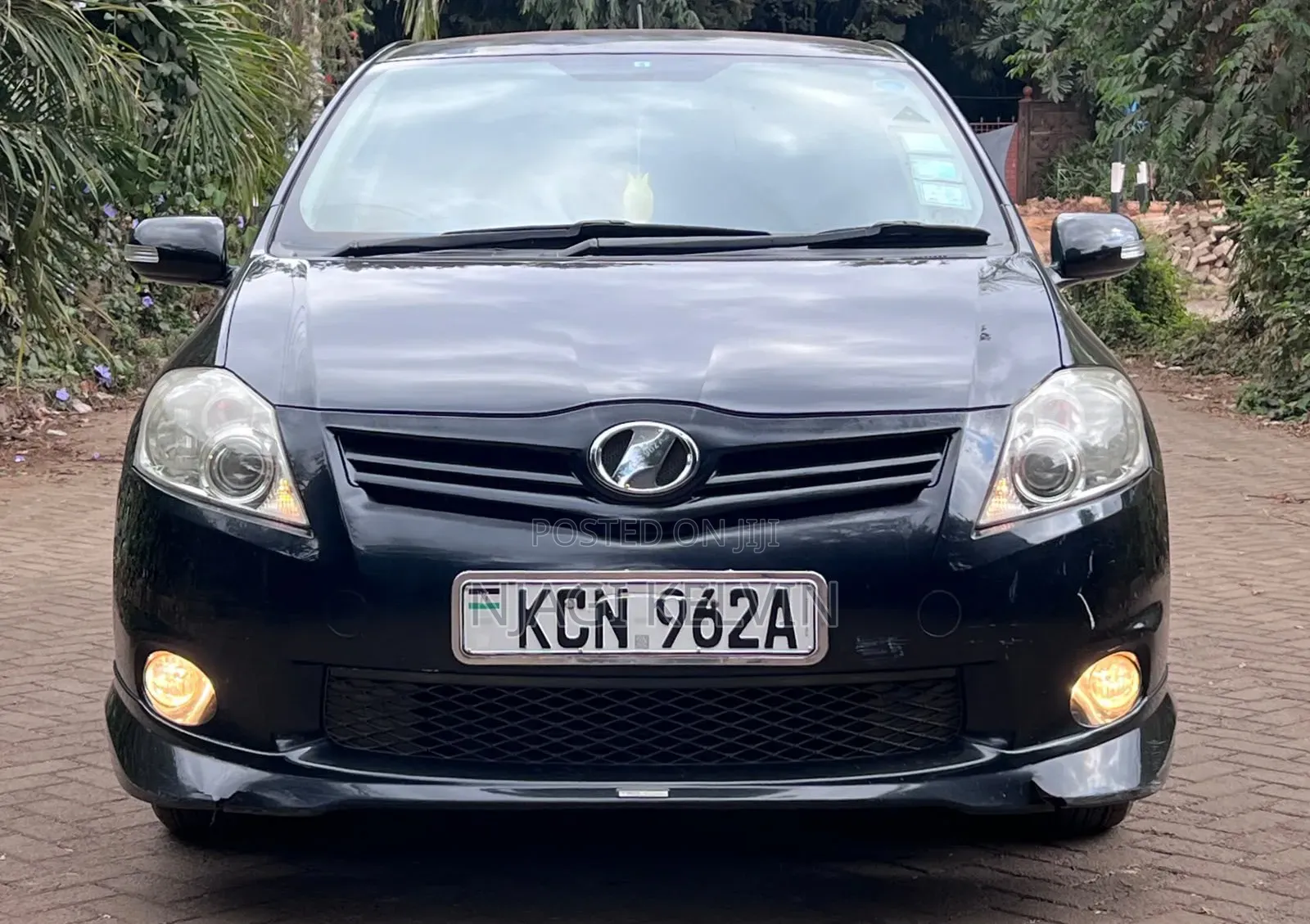 Toyota Auris 2011 Black