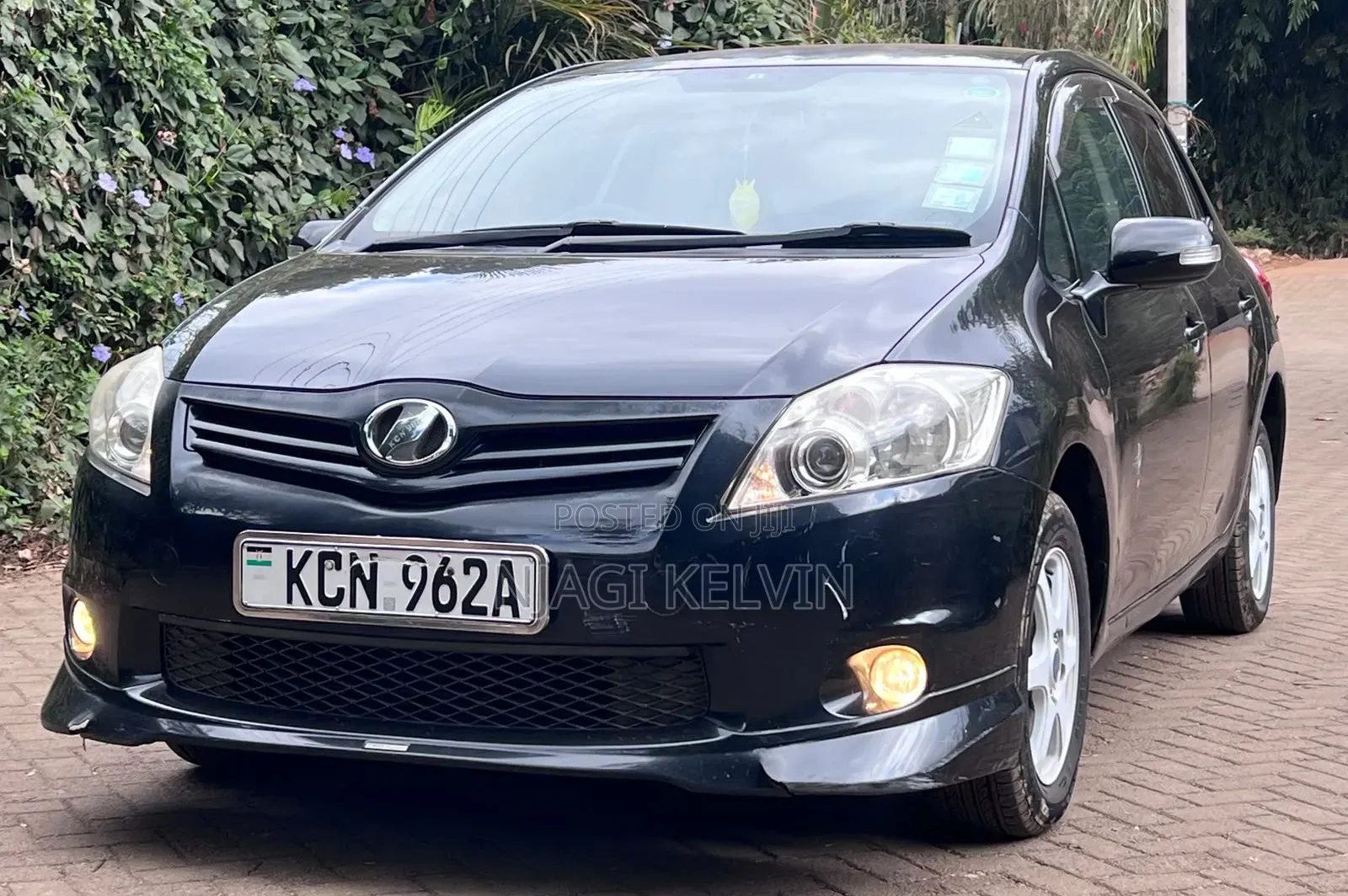 Toyota Auris 2011 Black