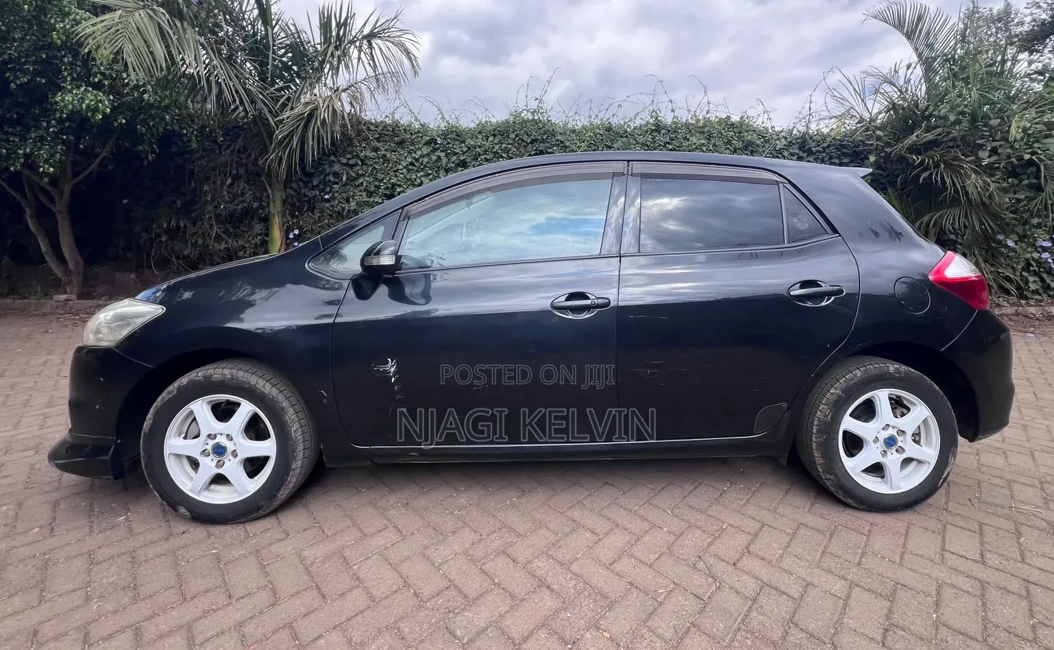 Toyota Auris 2011 Black