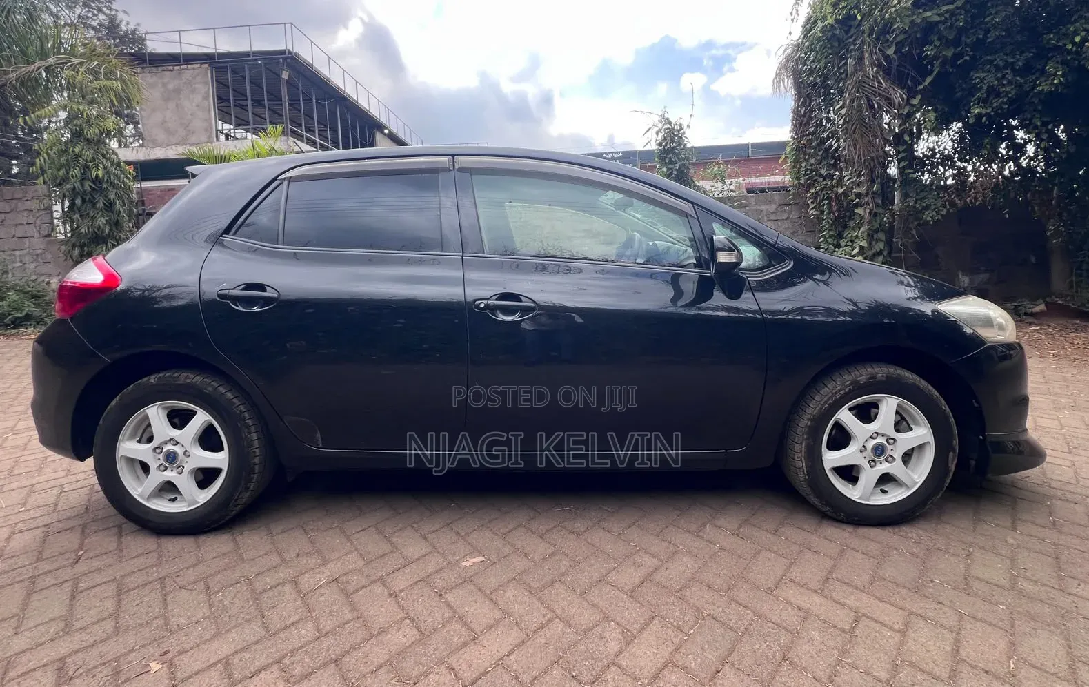 Toyota Auris 2011 Black
