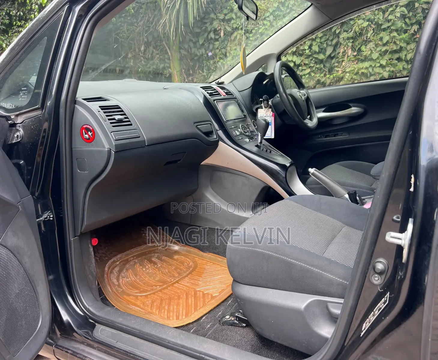 Toyota Auris 2011 Black