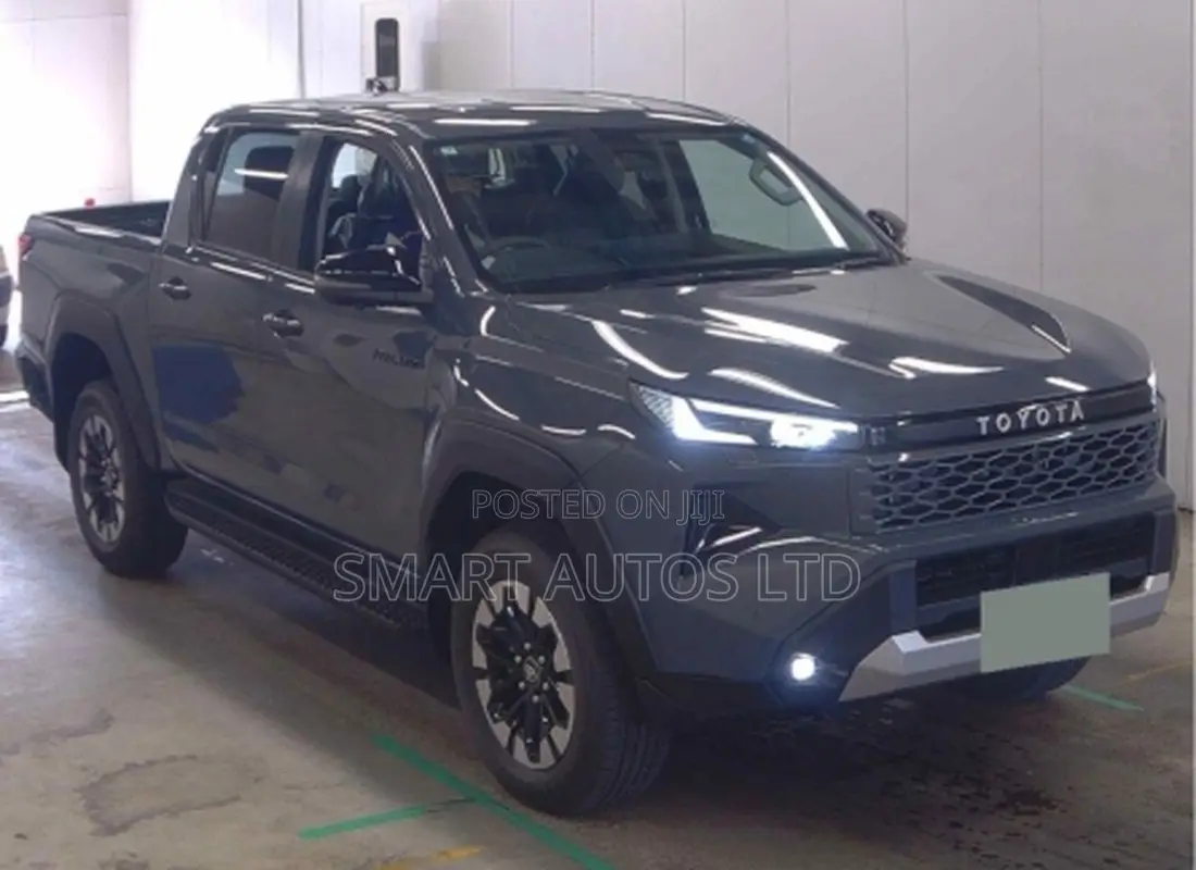 New Toyota Hilux 2026 Gray