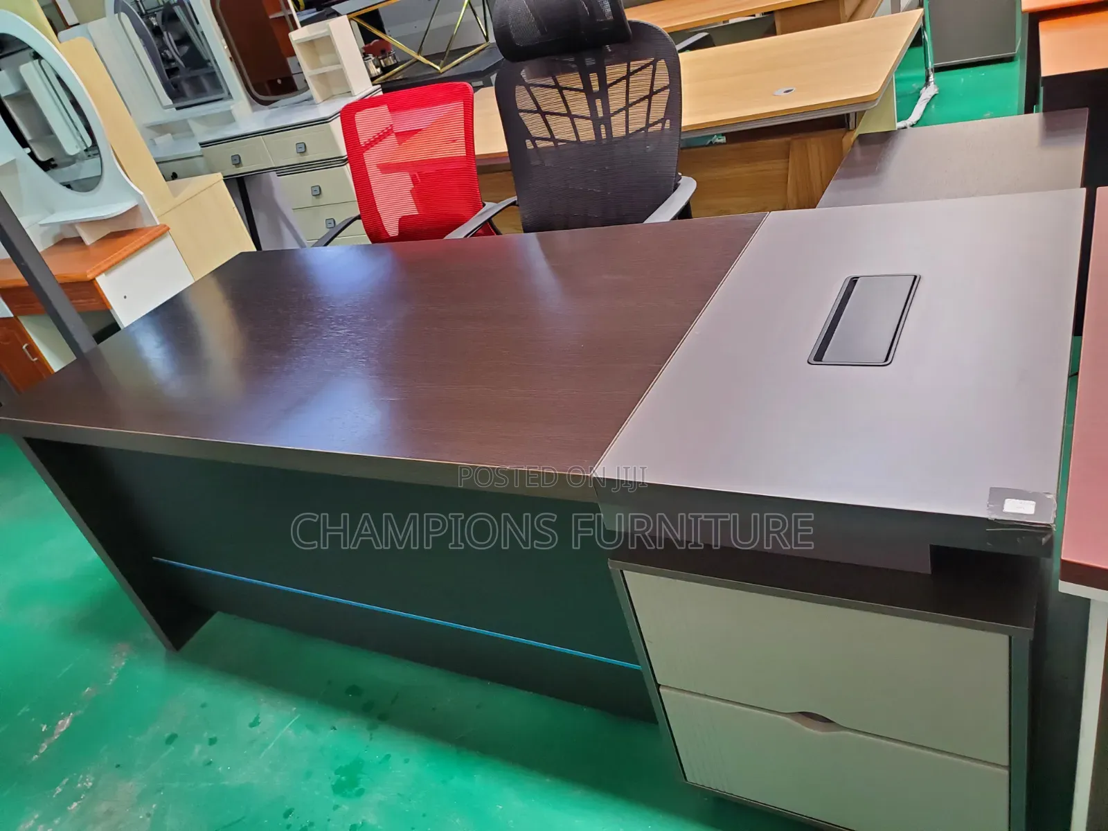2M Vanguard Executive L-Shaped Office Desk