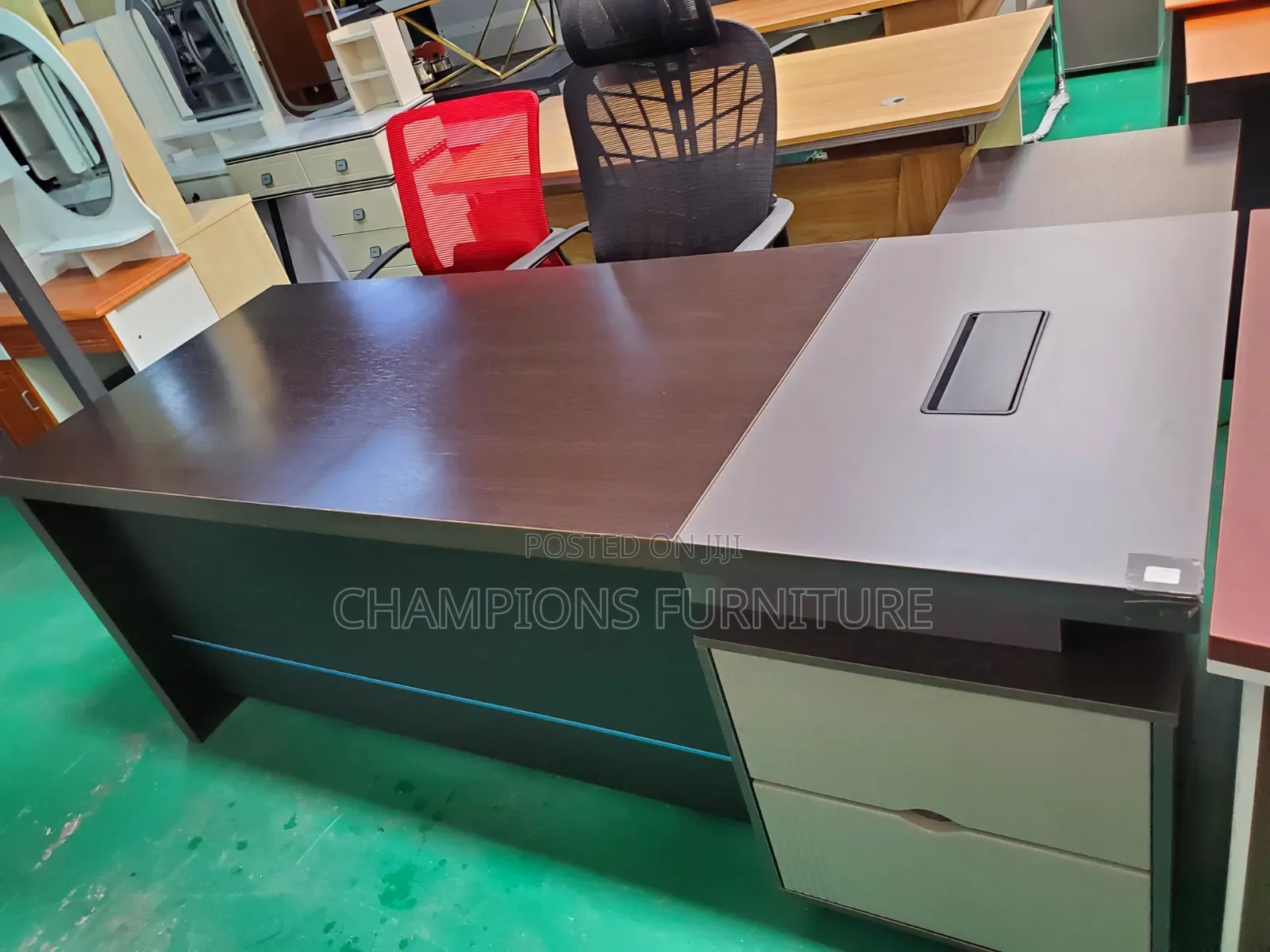 2M Vanguard Executive L-Shaped Office Desk