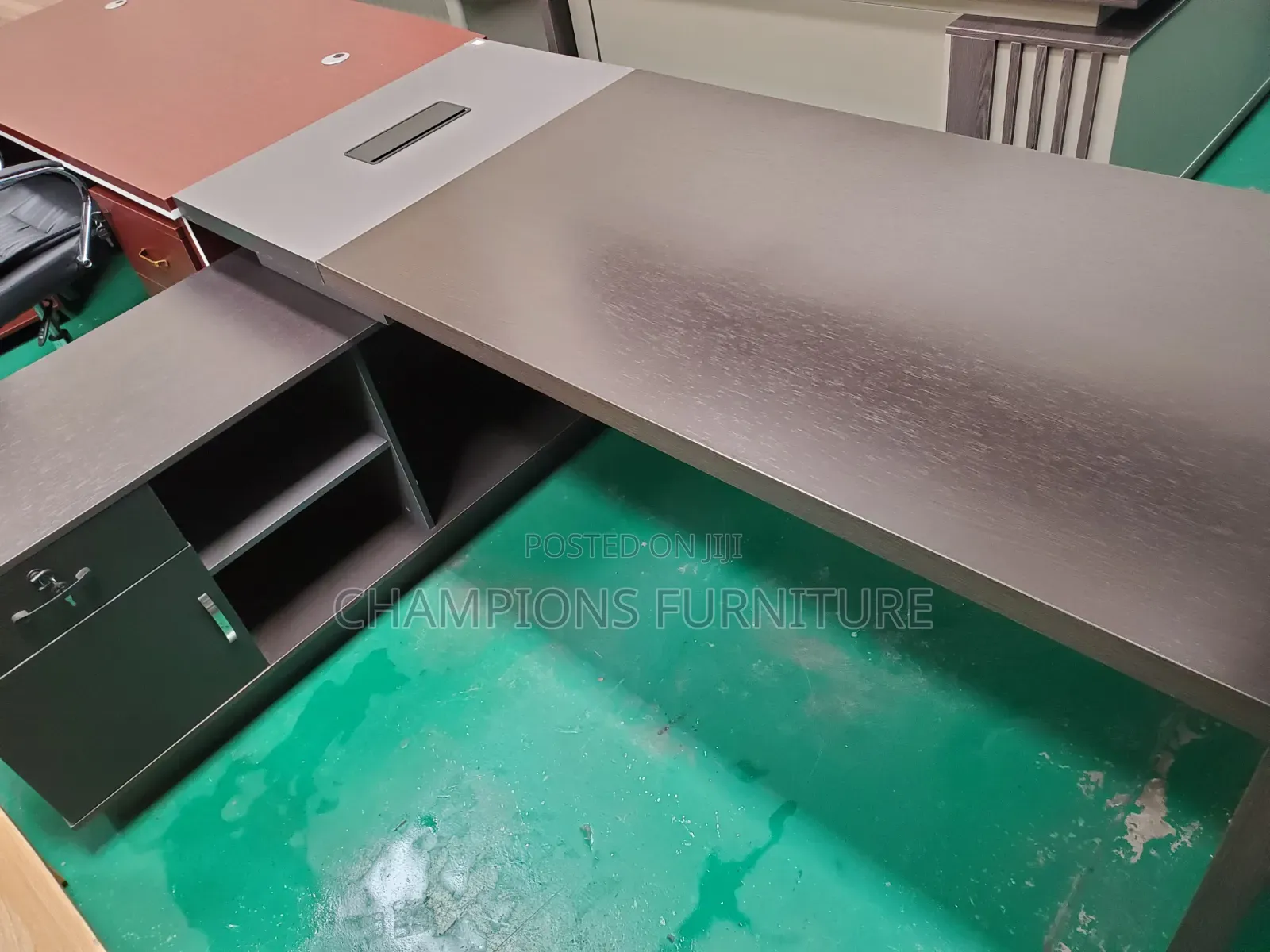 2M Vanguard Executive L-Shaped Office Desk