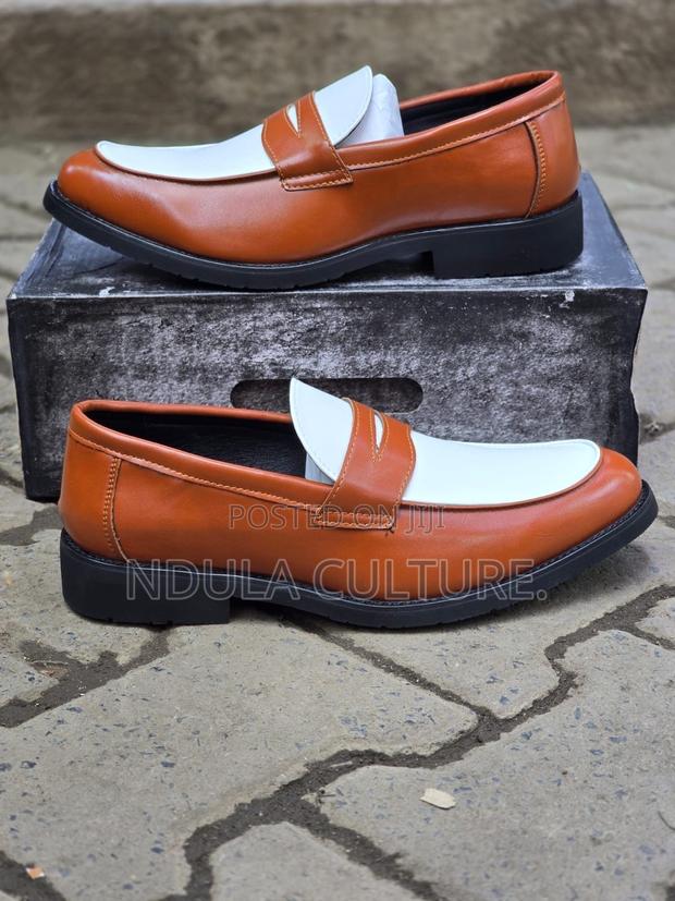 Jonathan D Two Tone Loafers - thumbnail 3