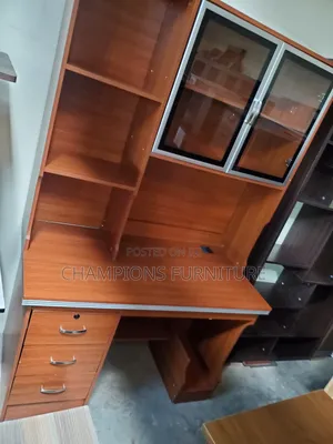 Study Desk With Overhead Hutch