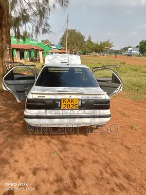 Toyota Corolla 1998 White